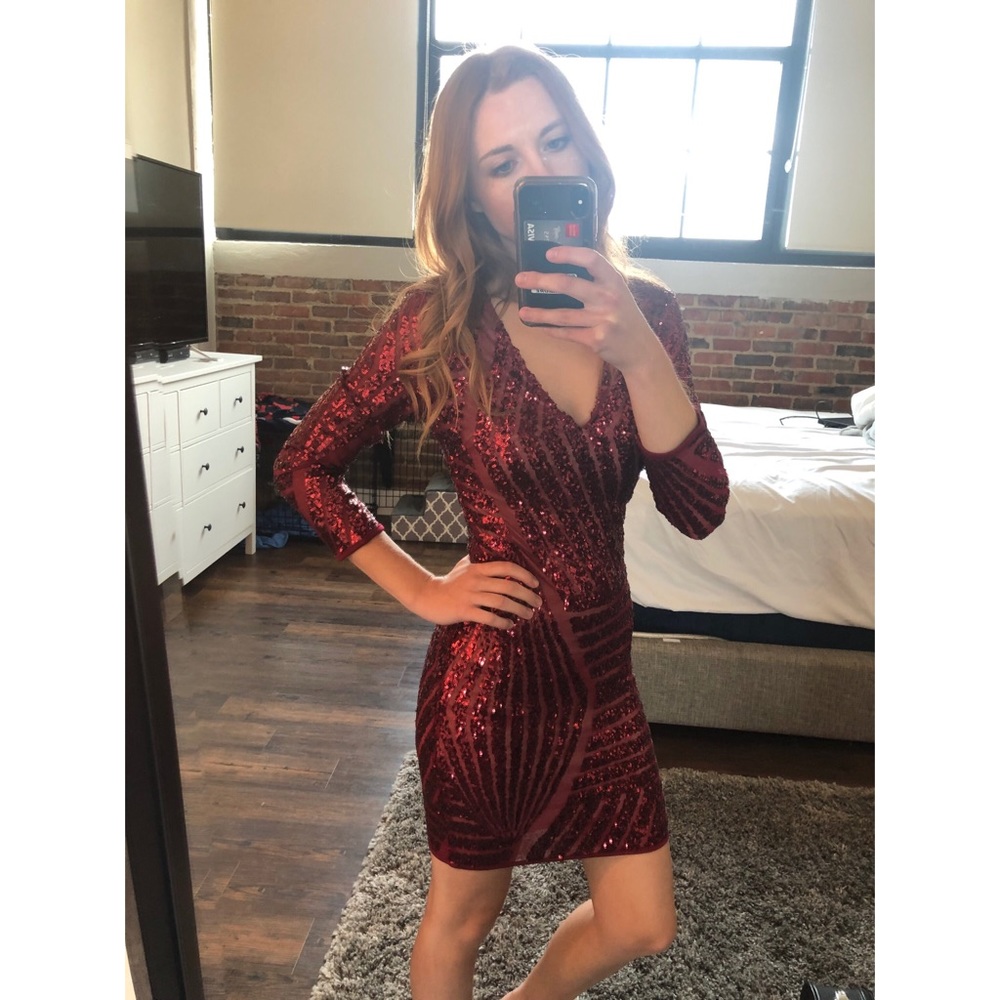❤️Windsor Red Sequin Bodycon 3/4 Sleeve Dress